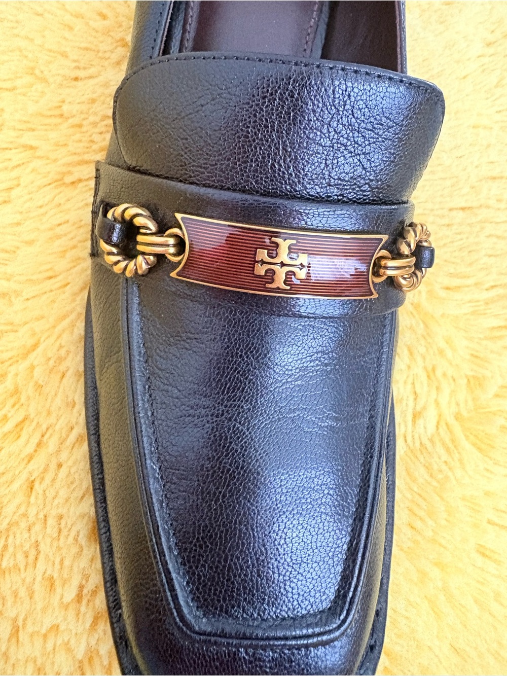 Tory Burch Black Leather Block Heel Loafers with Gold Chain and Brown Accent - Picture 6 of 7